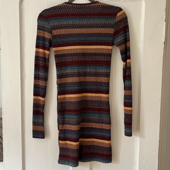 ***WILL BE DONATED THIS WEEK IF NOT SOLD***URBAN OUTFITTERS Dress - Picture 4 of 5